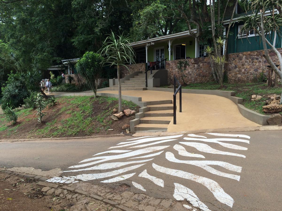 Phezulu Safari Park Villa Botha's Hill Exteriör bild